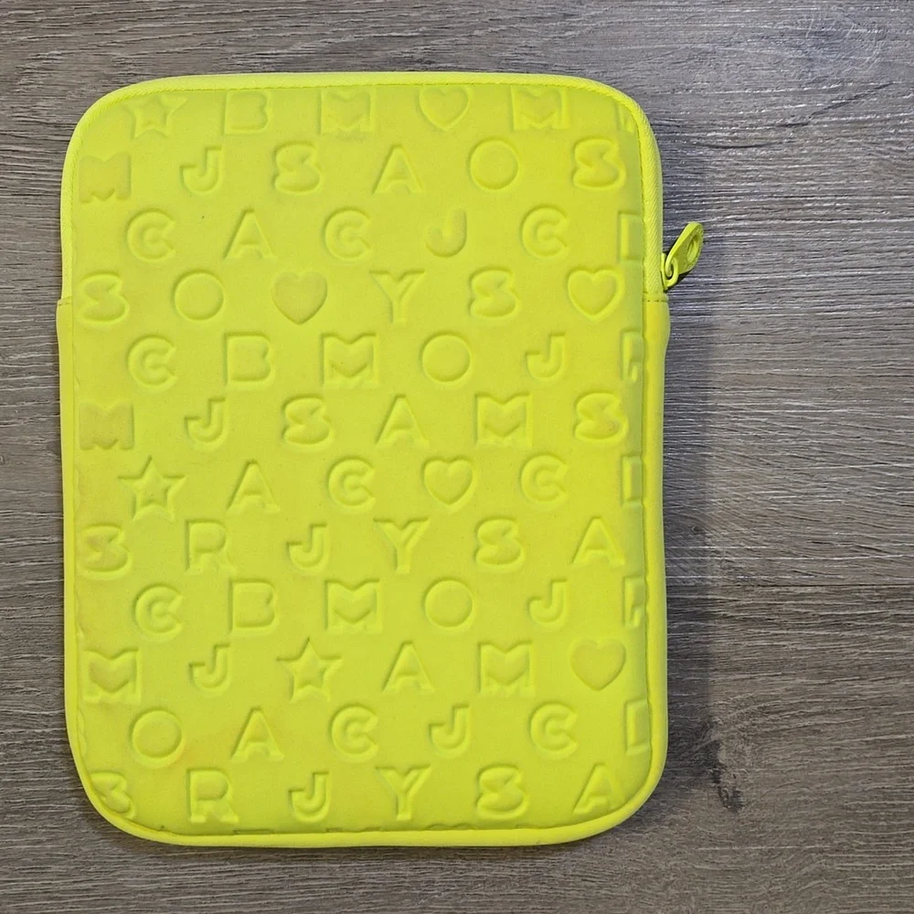 Marc by Marc Jacobs case